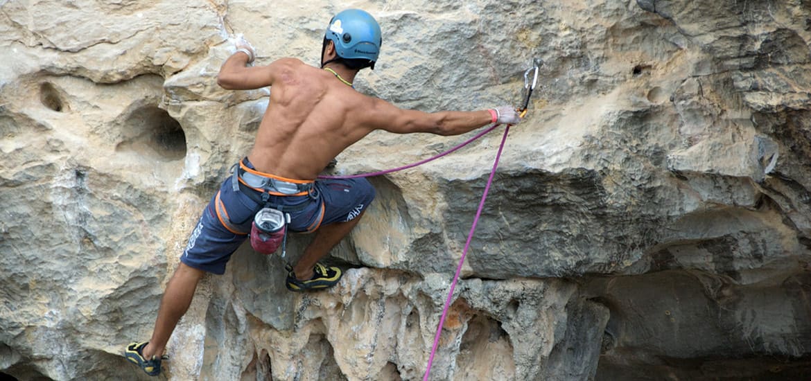 Corso e lezioni di arrampicata su roccia in Piemonte, Liguria, Trentino, Campania, Sicilia e Sardegna