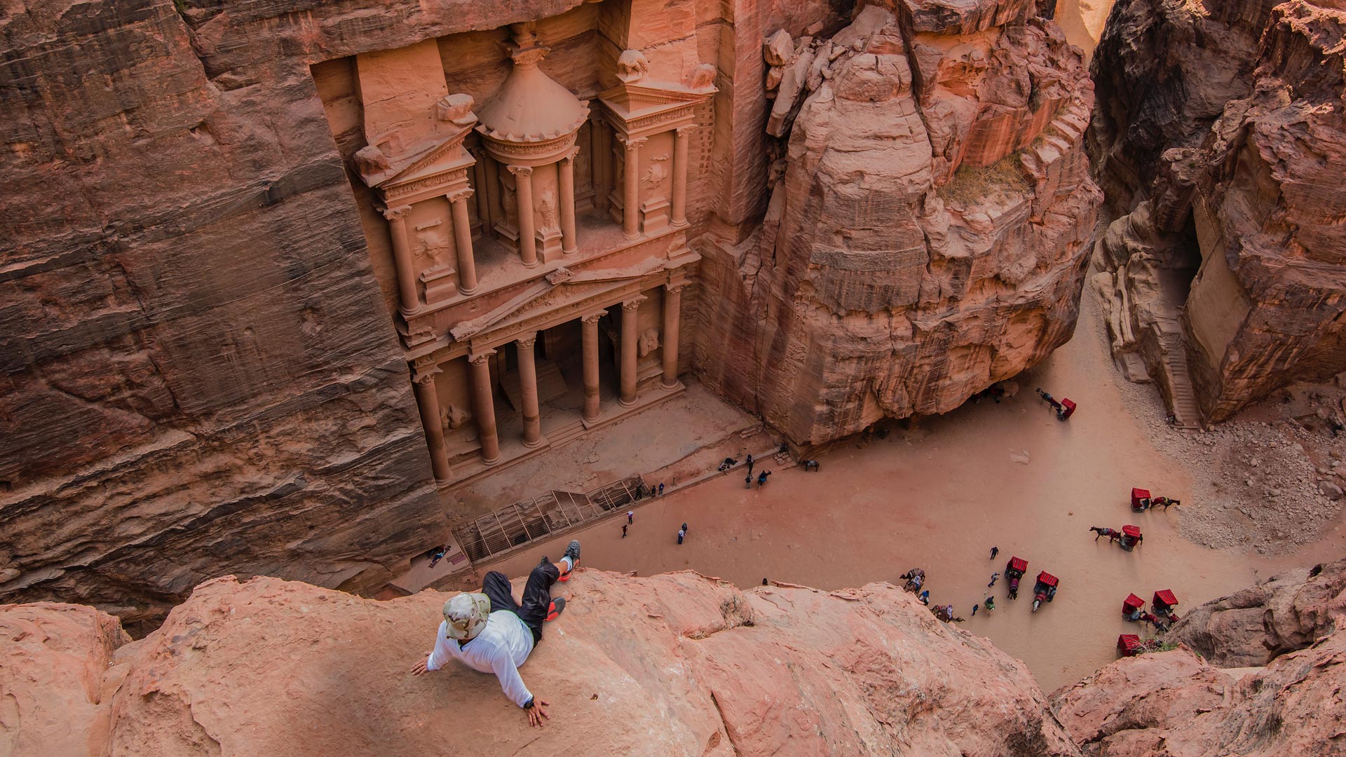 Tour Trekking tra Petra, Wadi Rum e Canyon Segreti