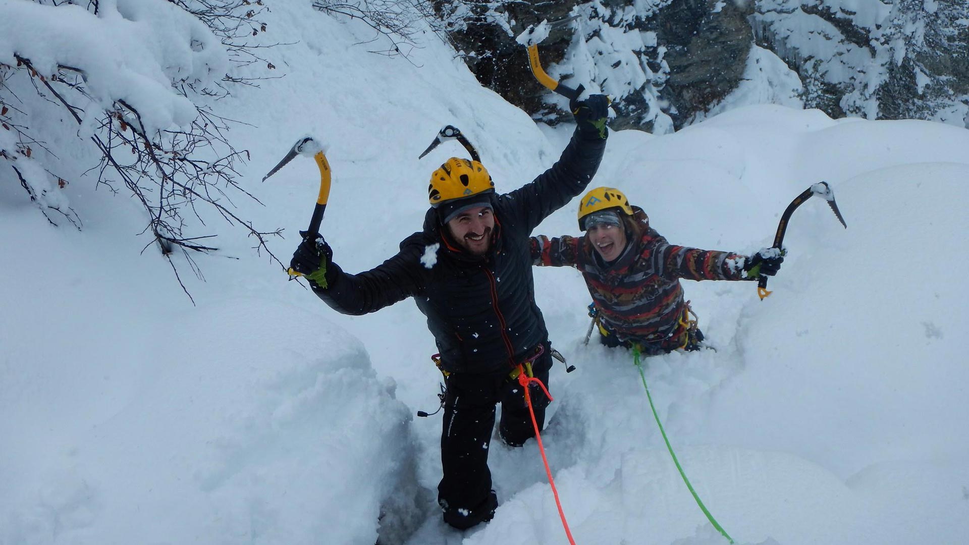 Tour di gruppo: Prima prova di Arrampicata su Cascate di Ghiaccio con guida alpina