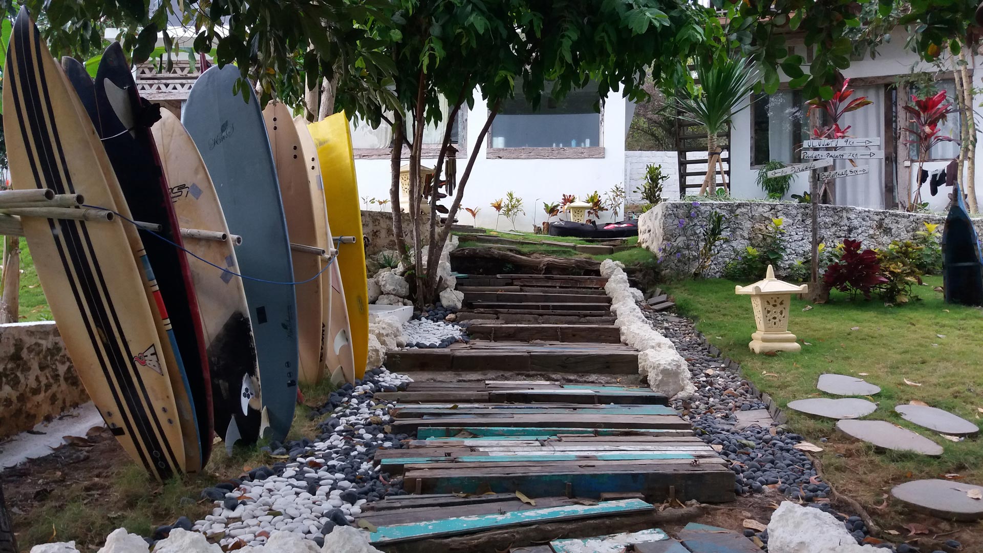 Tour in Indonesia: Surfcamp a Bali