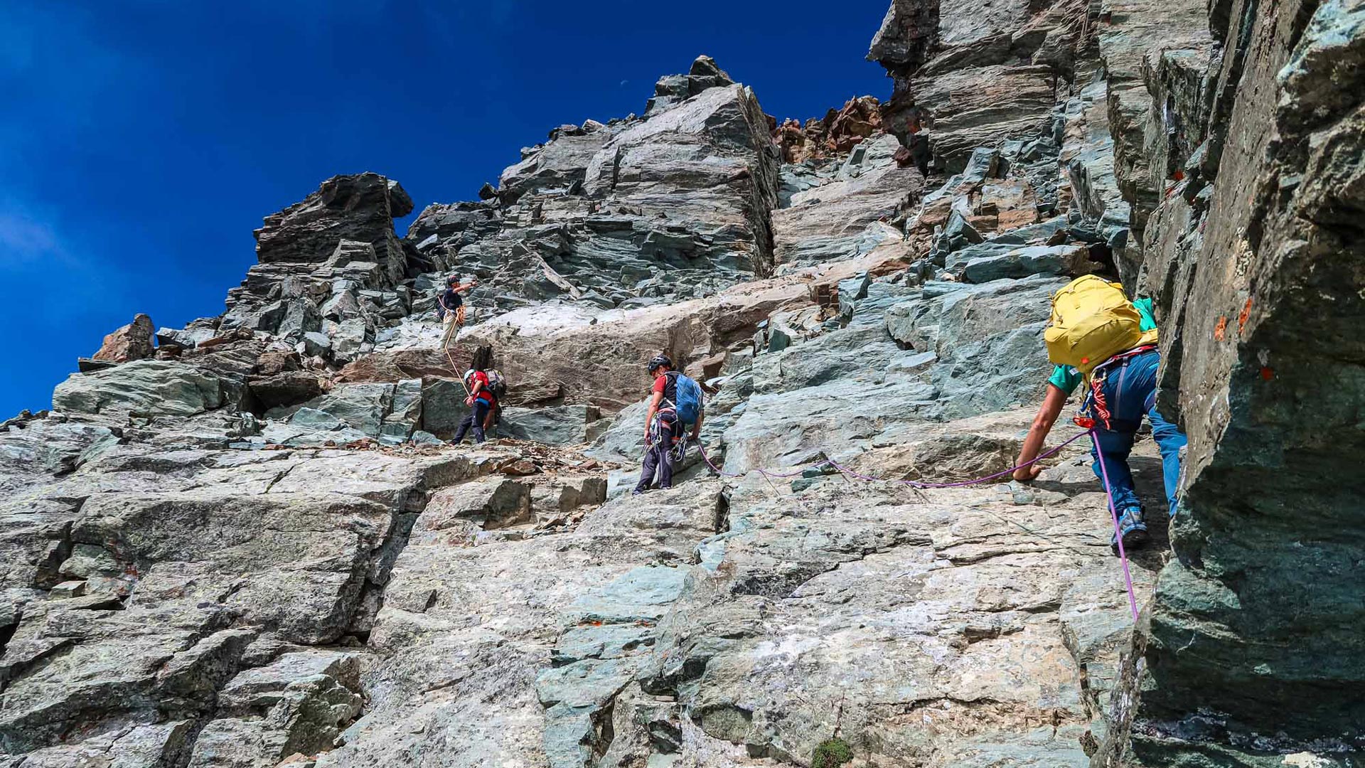 Tour di gruppo: Salita in vetta al Monviso