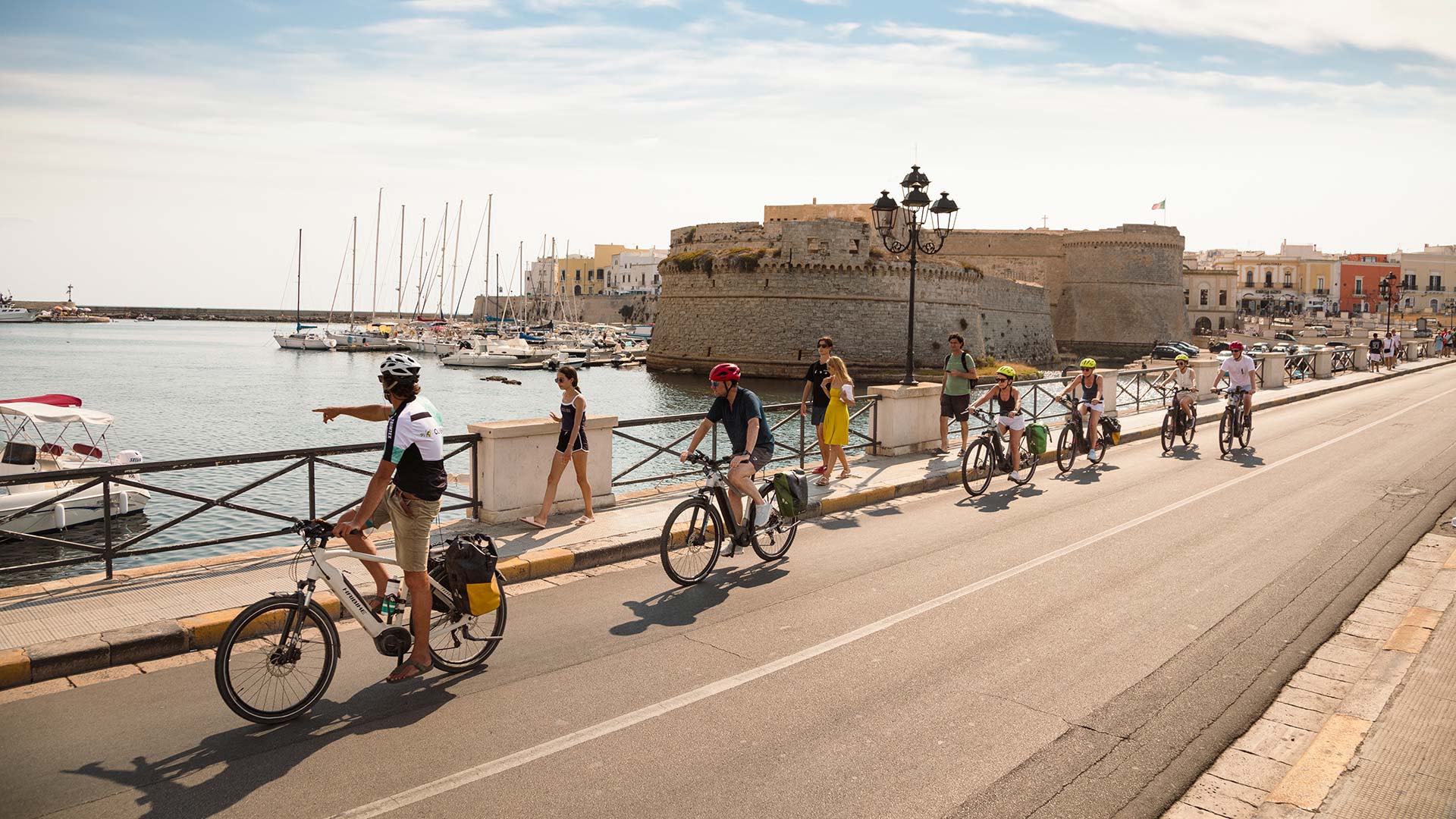 In e-bike da Lecce a Galatina, la piccola Assisi