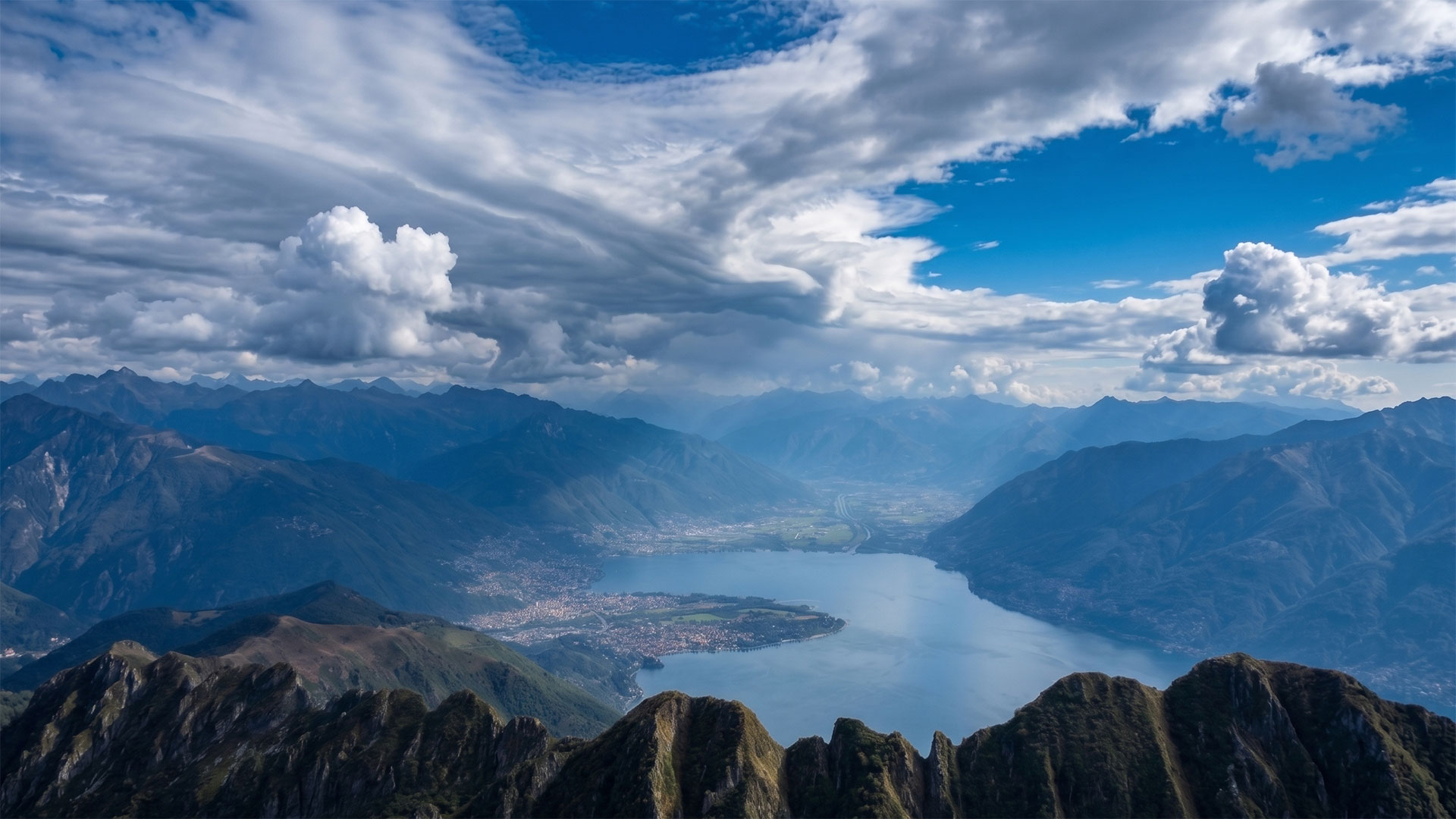Tour di gruppo: trekking panoramico al confine tra Svizzera e Italia, un balcone sul Lago Maggiore