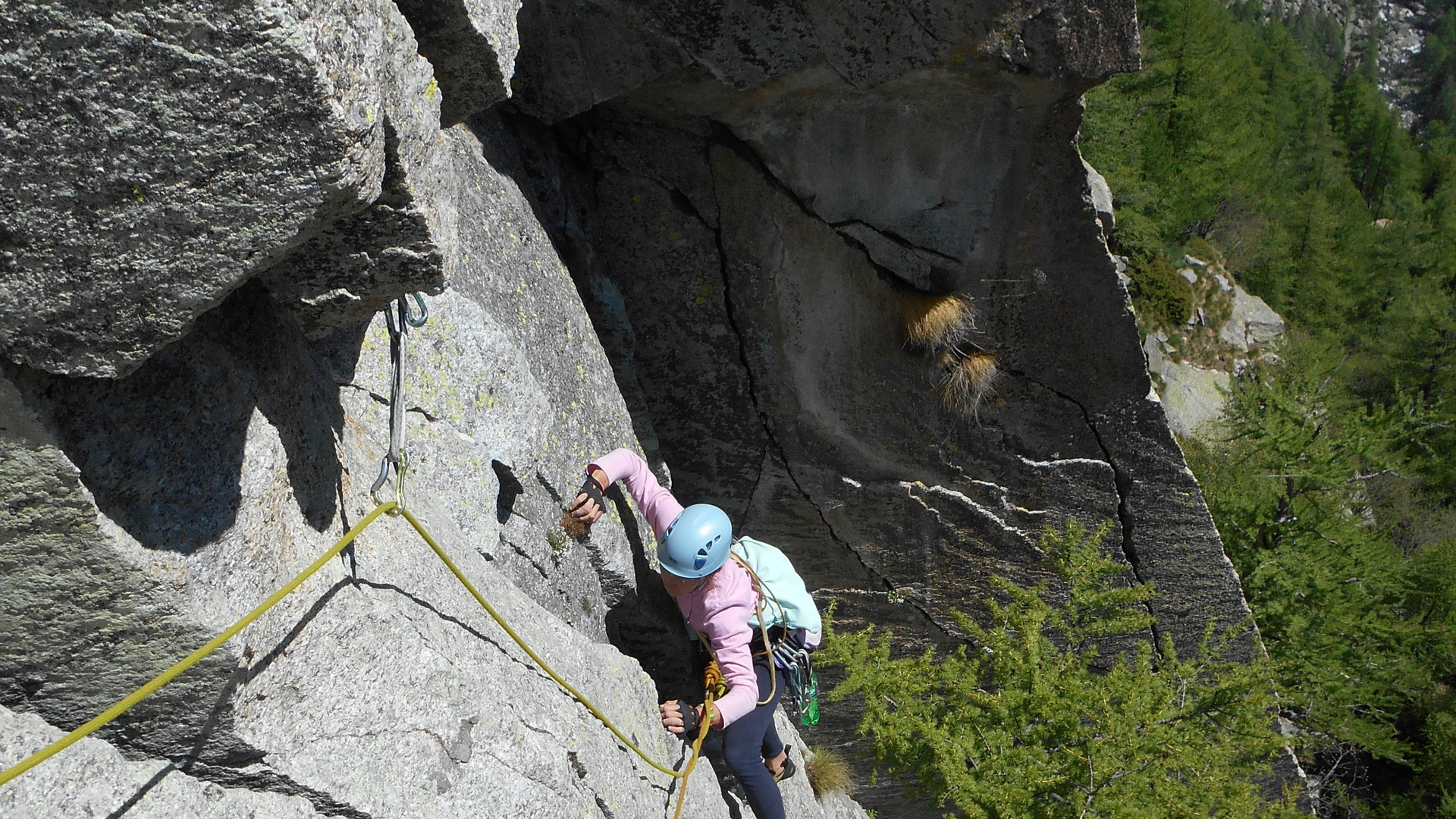 Tour di gruppo: corso intensivo di arrampicata su vie a più tiri in Valle dell'Orco